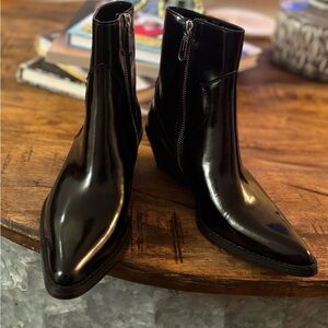 Calvin Klein Arianna ankle boots leather new size 5